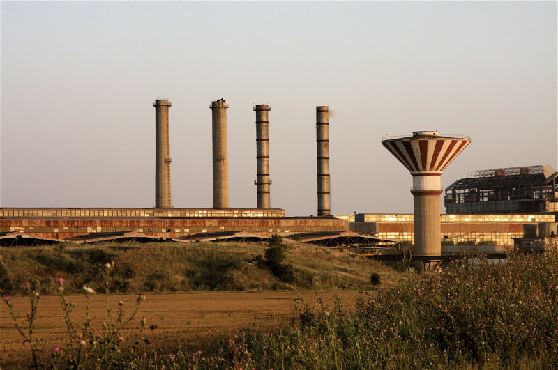 the deserted factory - staring at the sun