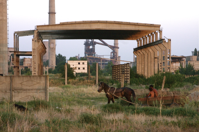 the deserted factory - a common car(t)