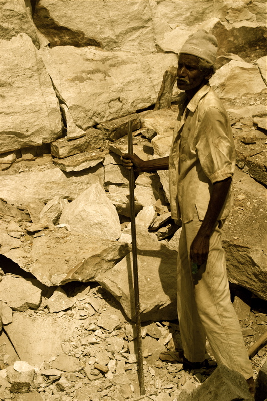 people from sri lanka - the rock cracker